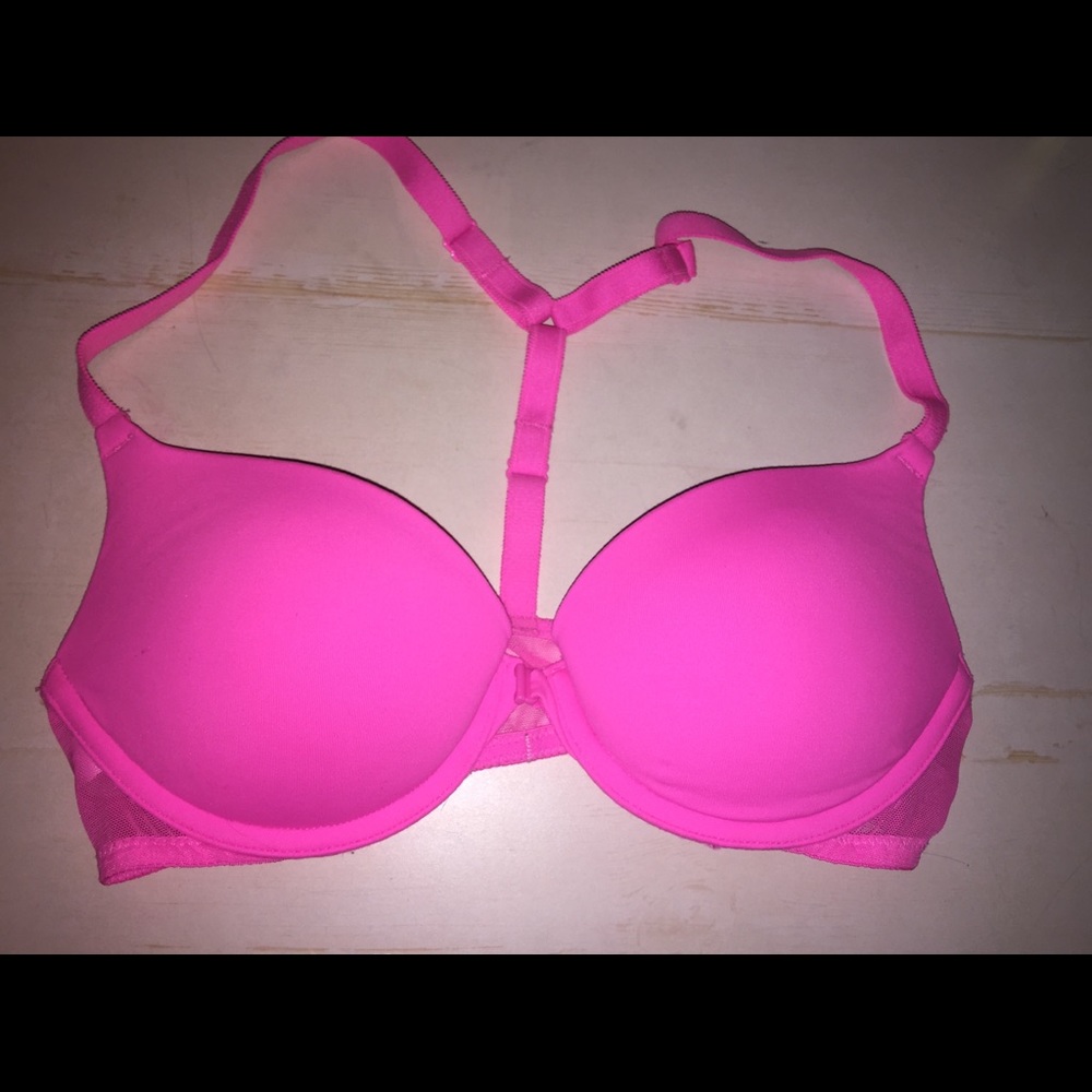 32B VSPink Wear Everywhere Push-up bra.front close